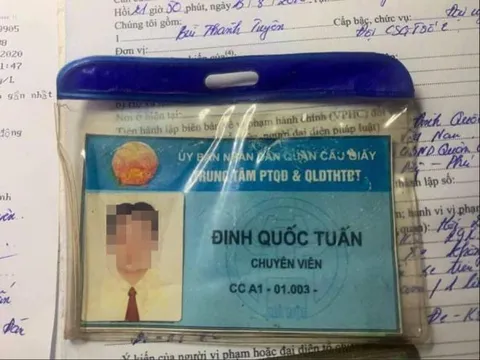 Tài xế vi phạm nồng độ cồn kịch khung, không đội mũ bảo hiểm, rút thẻ chuyên viên xin bỏ qua